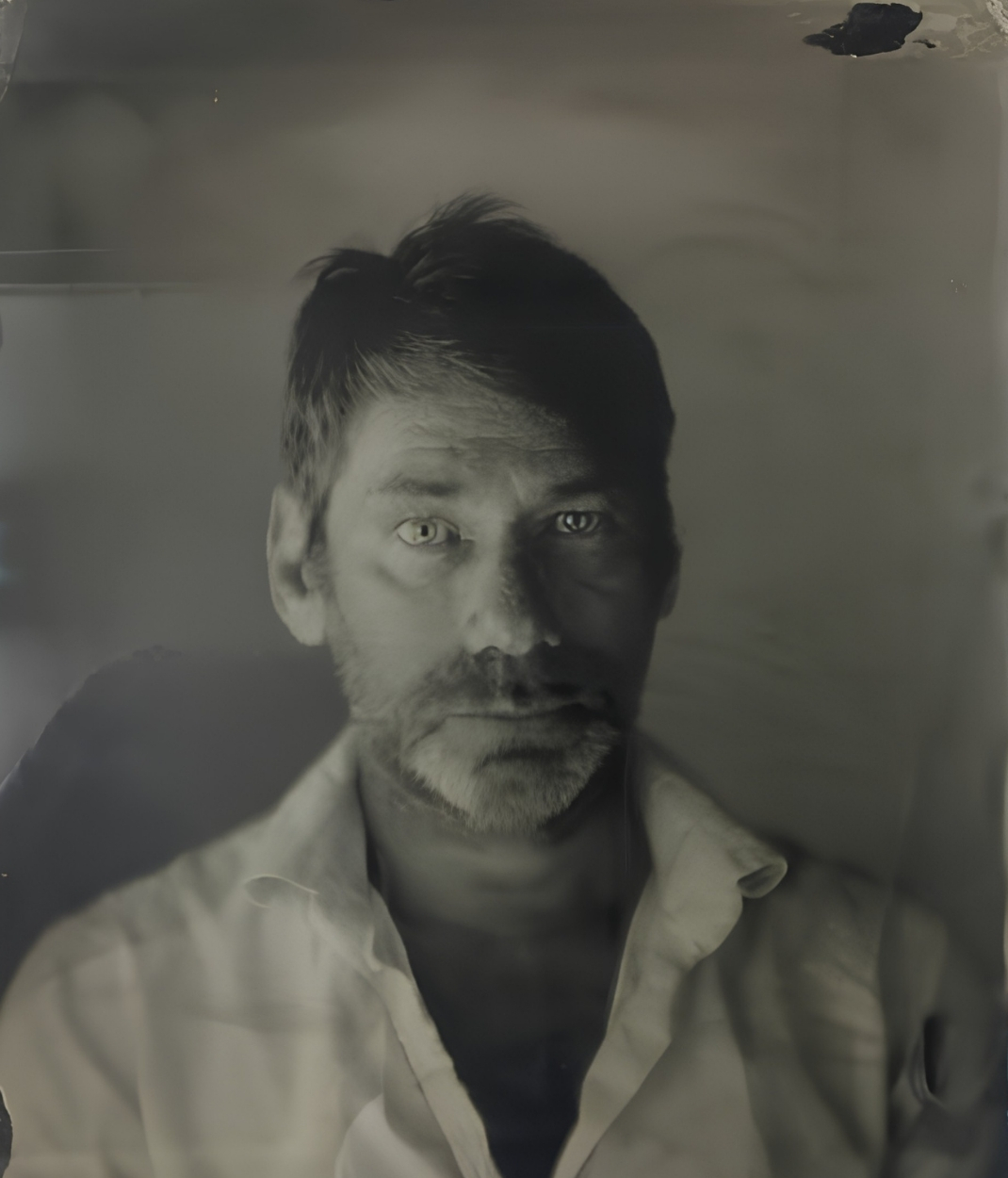 kalyon-kultur-sanatcılarımız-mat-collishaw-card.jpg